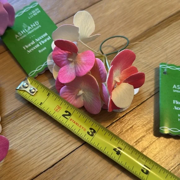 NWT Bundle of 13 Assorted Faux Flower Accents - Peony, Rose & Hydrangea 🌹 - Picture 4 of 16